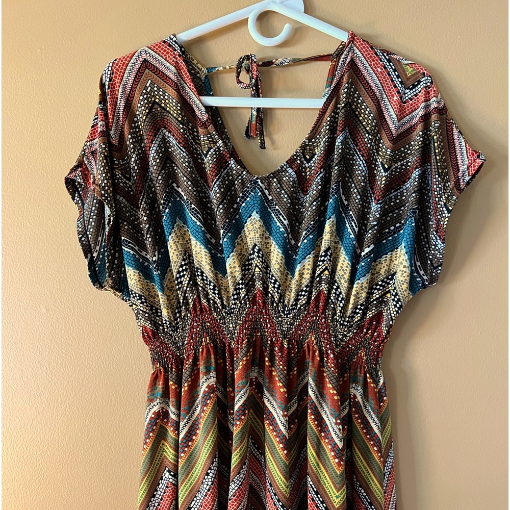 L-XL blouse, stretch material, tie back, vintage and super comfortable